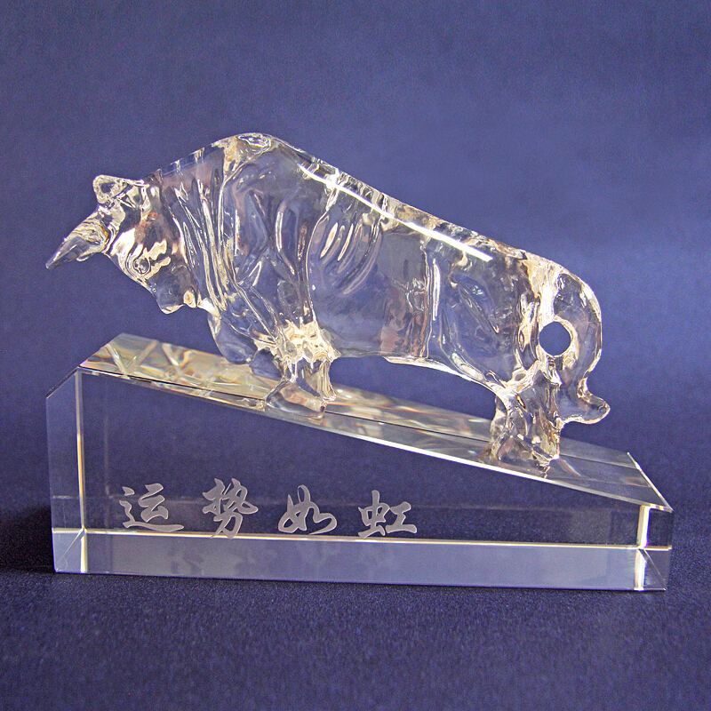 礼氏嘉礼品水晶牛摆件12生肖牛贺寿送长辈教师节纪念礼品毕业送老师