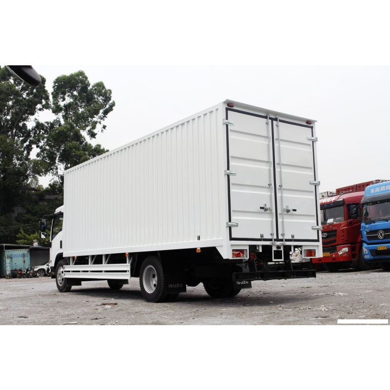 五十铃700P单排厢式运输车(货厢长5585)