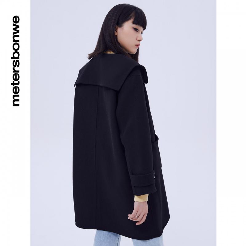 [1件5折价:365]美特斯邦威女大领羊角扣短大衣高清大图