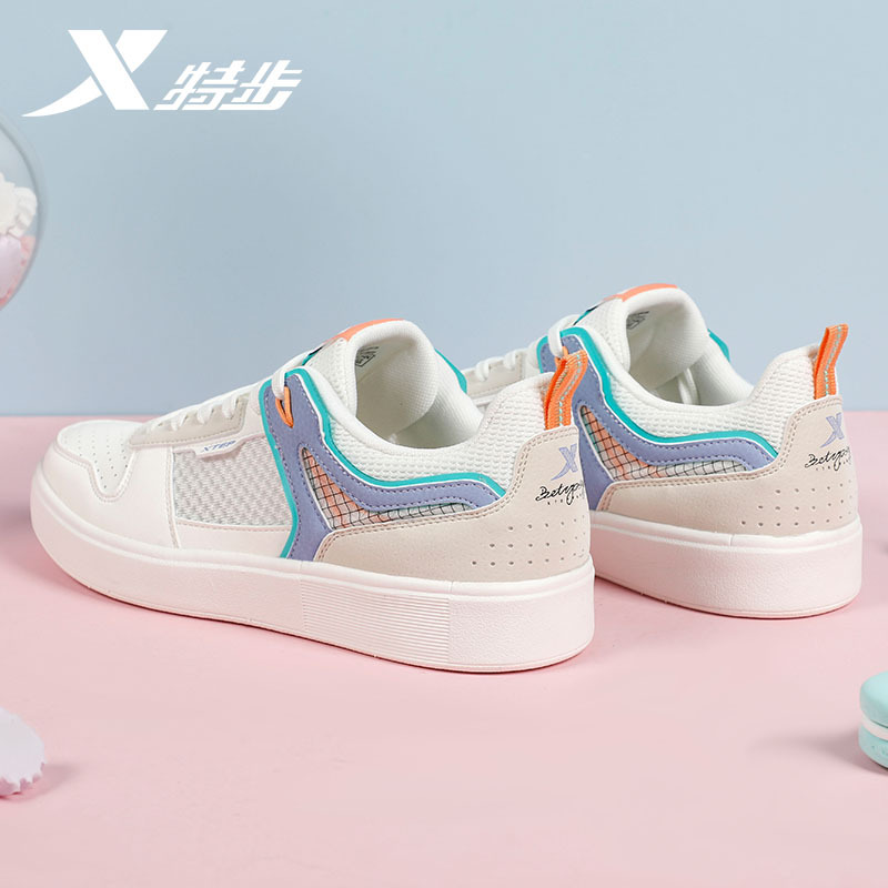 特步板鞋女鞋透气网鞋2022秋季新款休闲鞋子小白鞋网面运动鞋女款