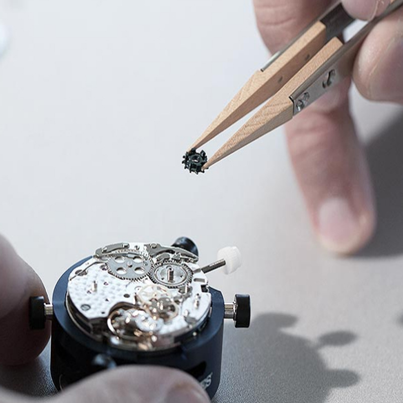 精时恒达宇舶 Hublot手表维修服务保养机芯洗油换镜片表带表壳翻新换表带