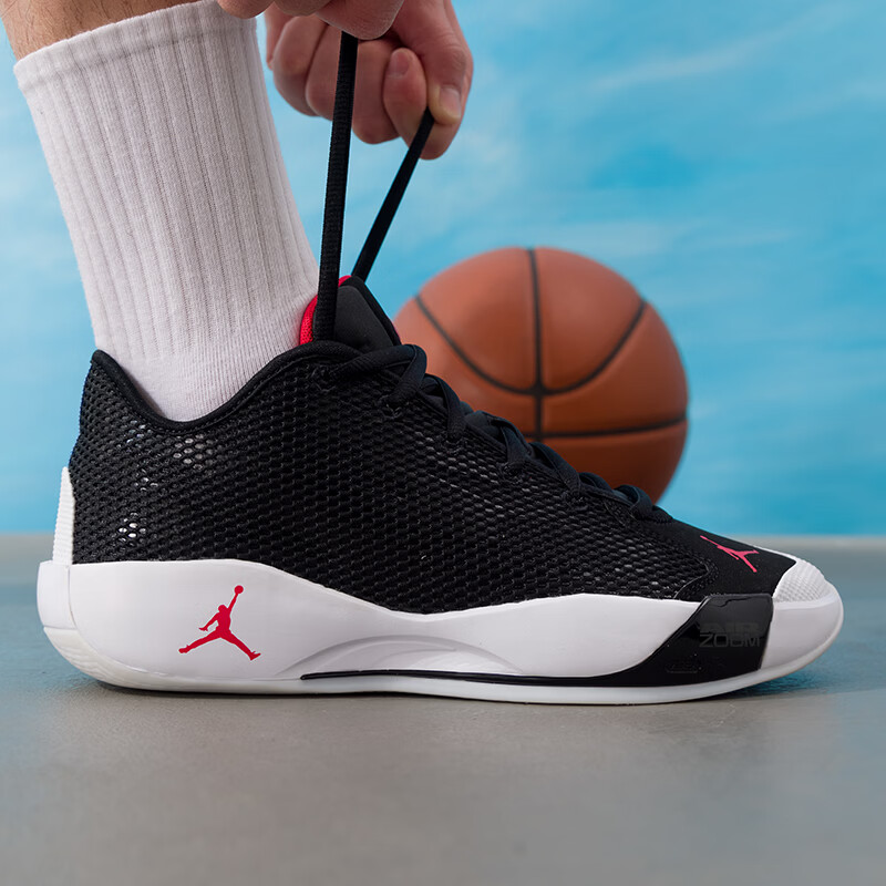 耐克（NIKE）男鞋新款运动鞋JORDAN LUKA 77 PF缓震舒适训练篮球鞋 IF1611-001 ZP高清大图