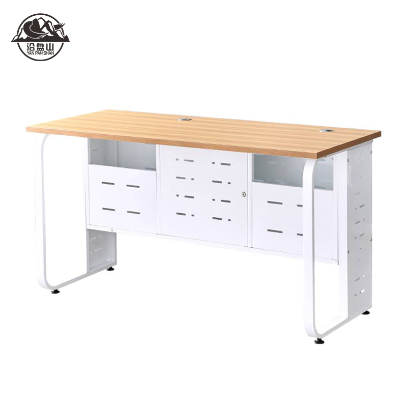 沿盘山 桌子 160*60*75cm 张高清大图