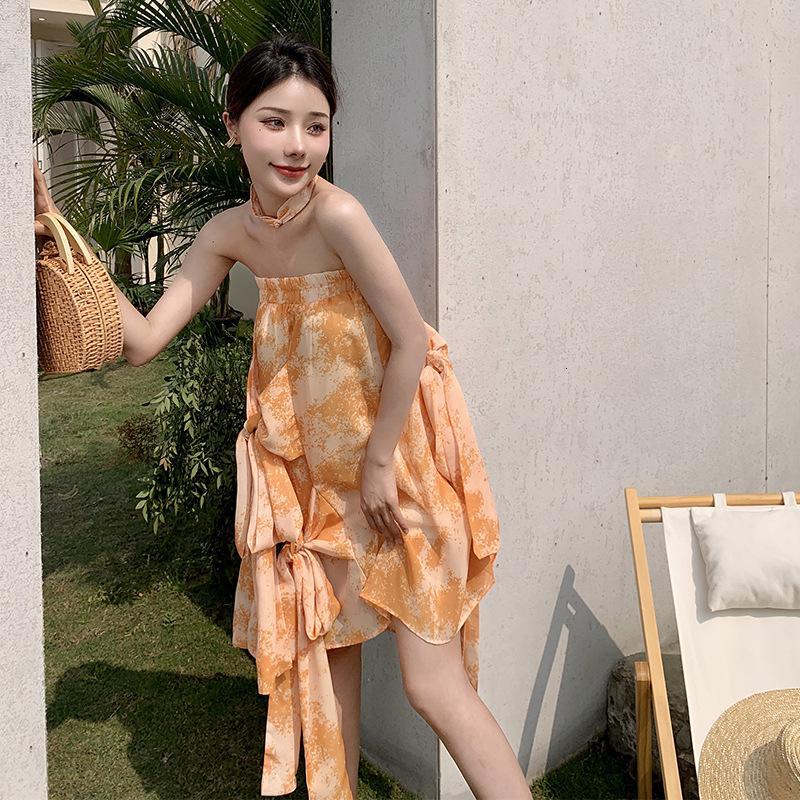 权小威沙滩裙三亚旅行拍照穿搭仙高级小个子色抹胸海边度假连衣裙女