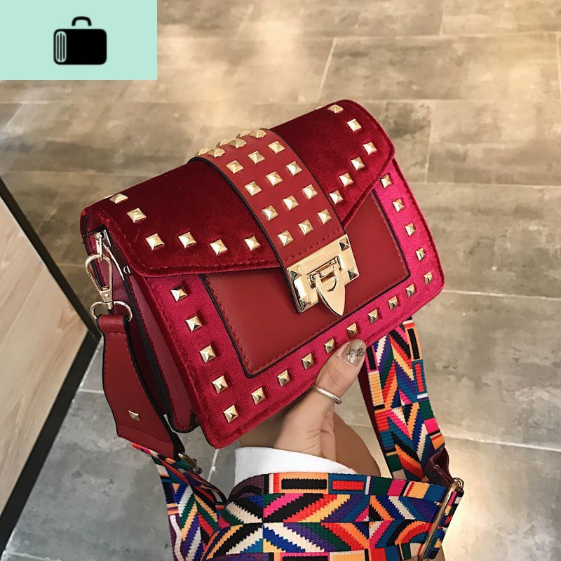 ins超火小包包女2020秋季新款潮单肩包韩版铆钉百搭斜挎包小方包NEWLAKE高清大图