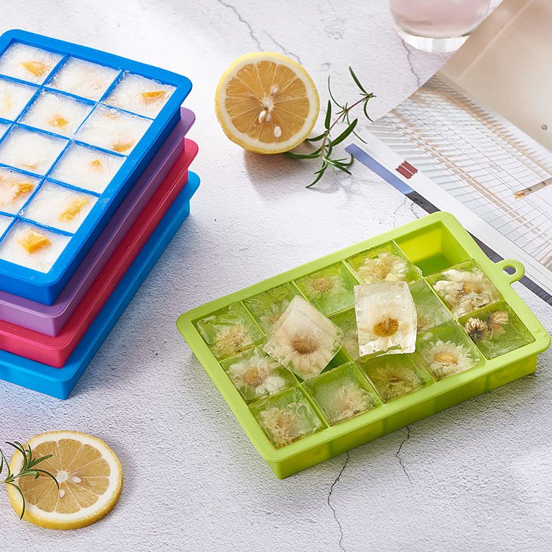 硅胶冰格家用带盖制冰盒婴儿辅食盒自制创意冰箱做冻冰块模具