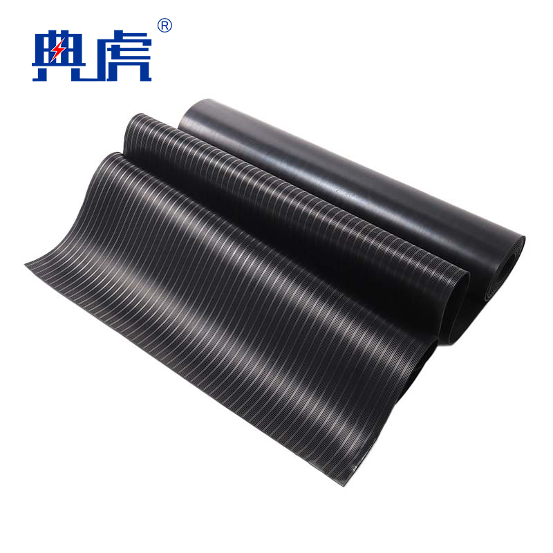 典虎 绝缘橡胶板 黑色条纹 35kv 10米*1米*10mm 卷高清大图