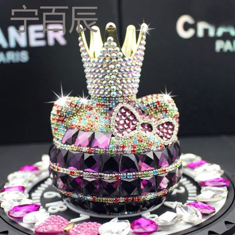 幻海女性镶钻水晶汽车香水座创意皇冠车载座式香水车内饰品摆件除异味