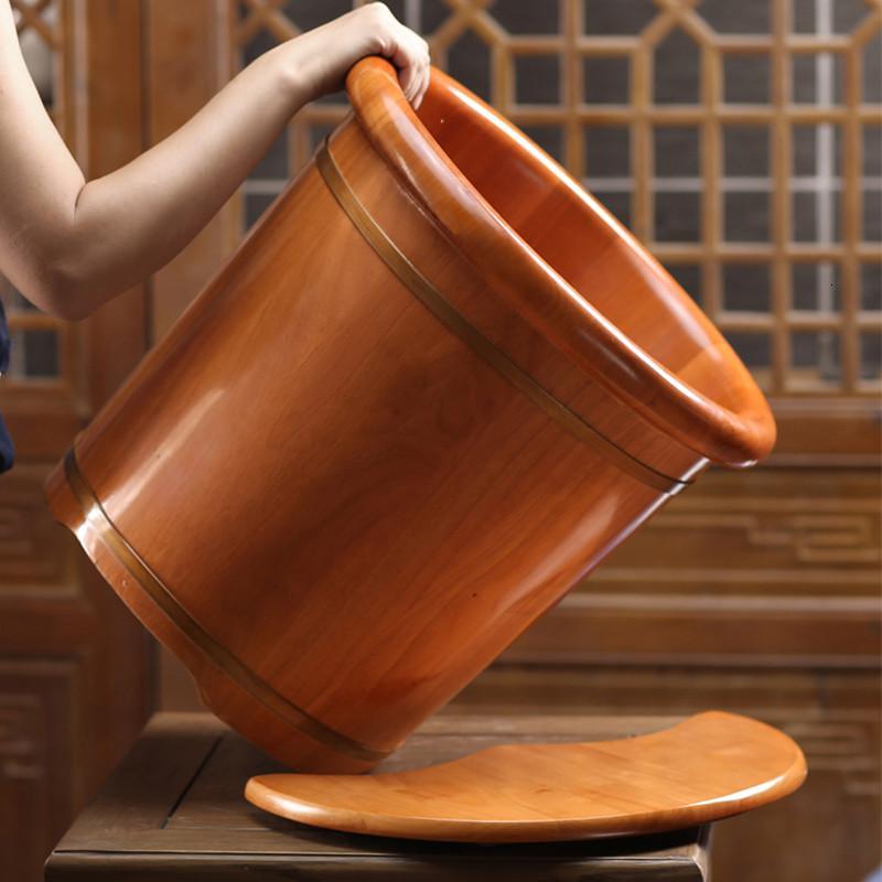 这款木桶精选优质橡木材质打造,坚固耐用,纹理美观,结实牢固,不易开裂