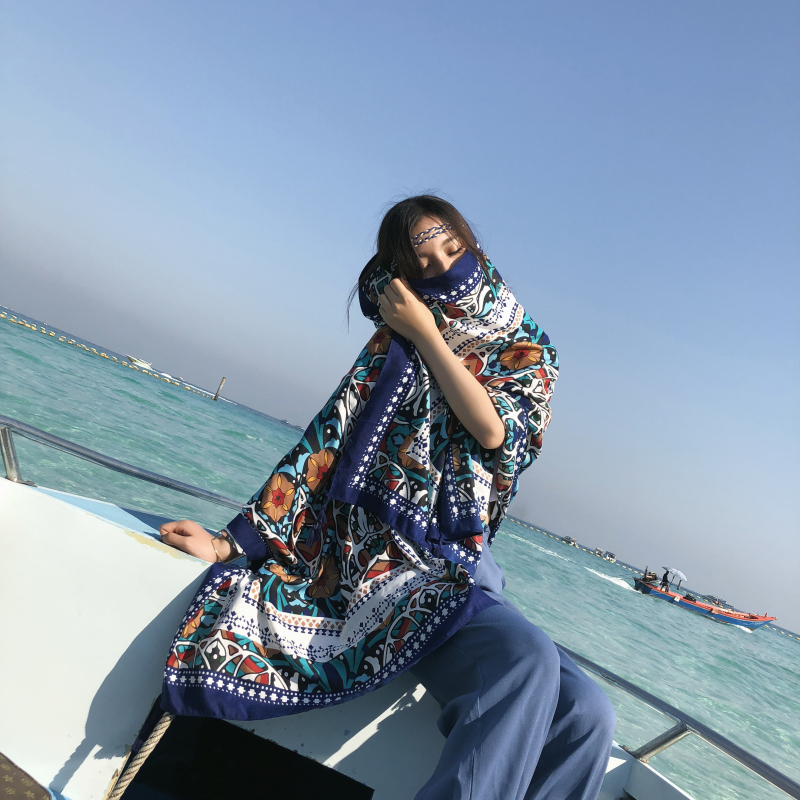 旅行披肩拍照技巧图片(超实用的旅行拍照姿势大全)