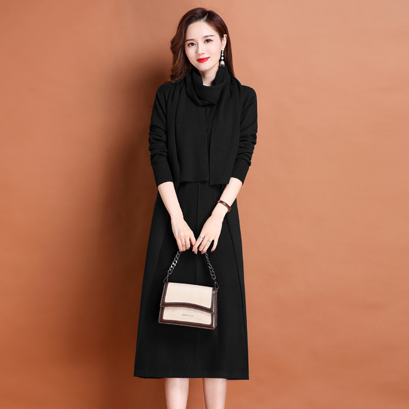 配围巾2024春秋新款羊绒衫女装高个子长款过膝毛衣春秋大码打底羊毛针织连衣裙高端羊毛衫女内搭针织羊绒连衣裙V领套头毛衣女 L 黑色
