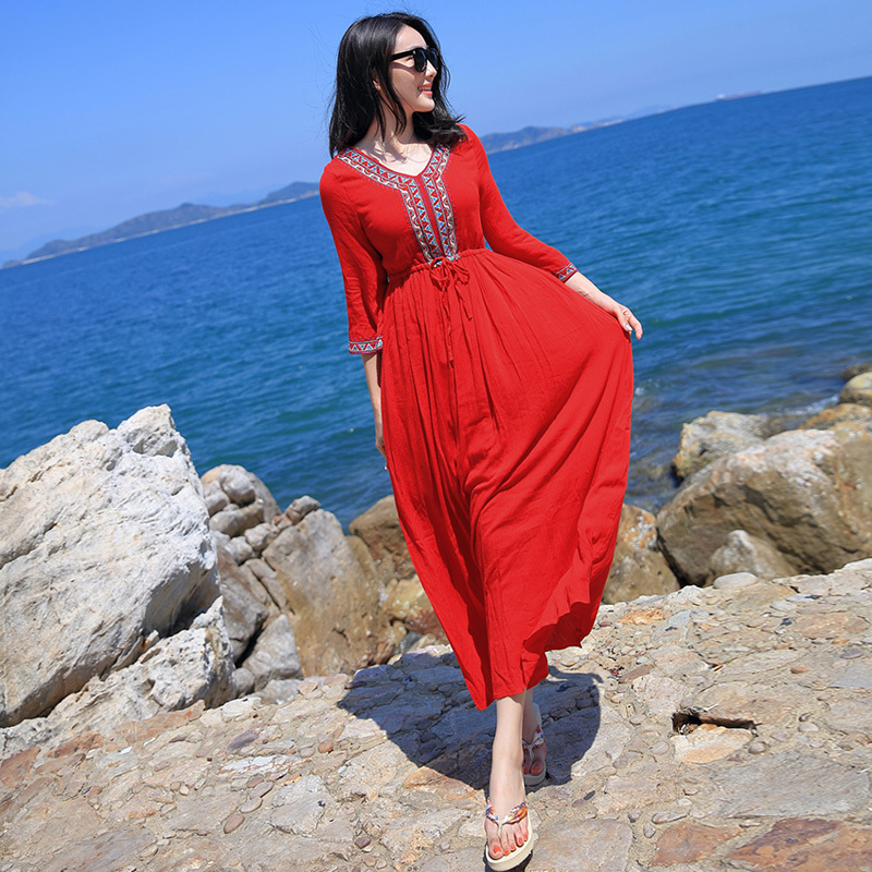 泰国大红色长裙复古v领显瘦波西米亚民族风连衣裙海边度假沙滩裙报价_