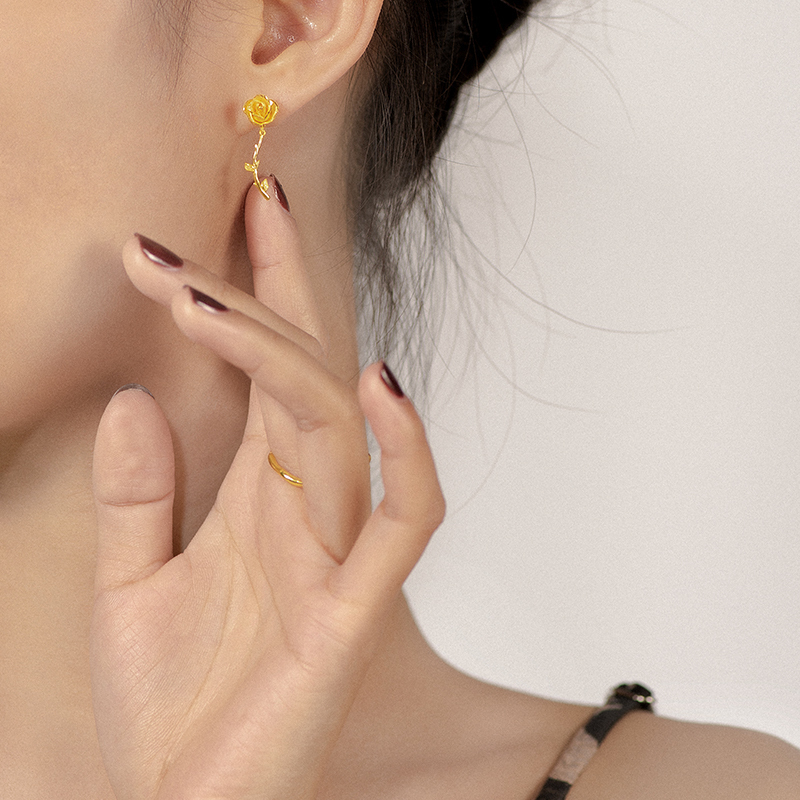 周大福珠宝首饰玫瑰花足金黄金耳环计价工费220元f221820