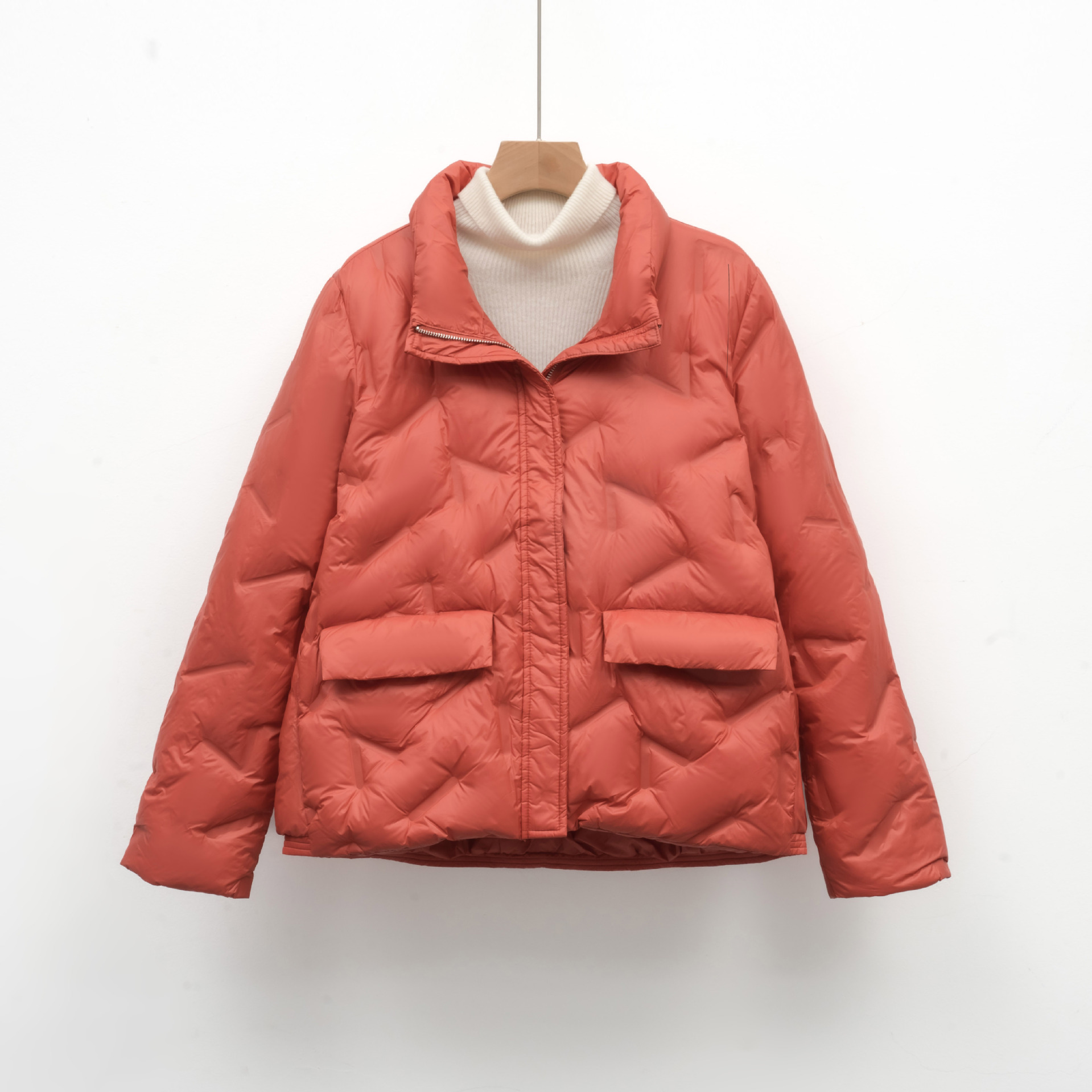 新款简约女式90绒女装立领压胶纯色羽绒服短款大码外套_6731高清大图