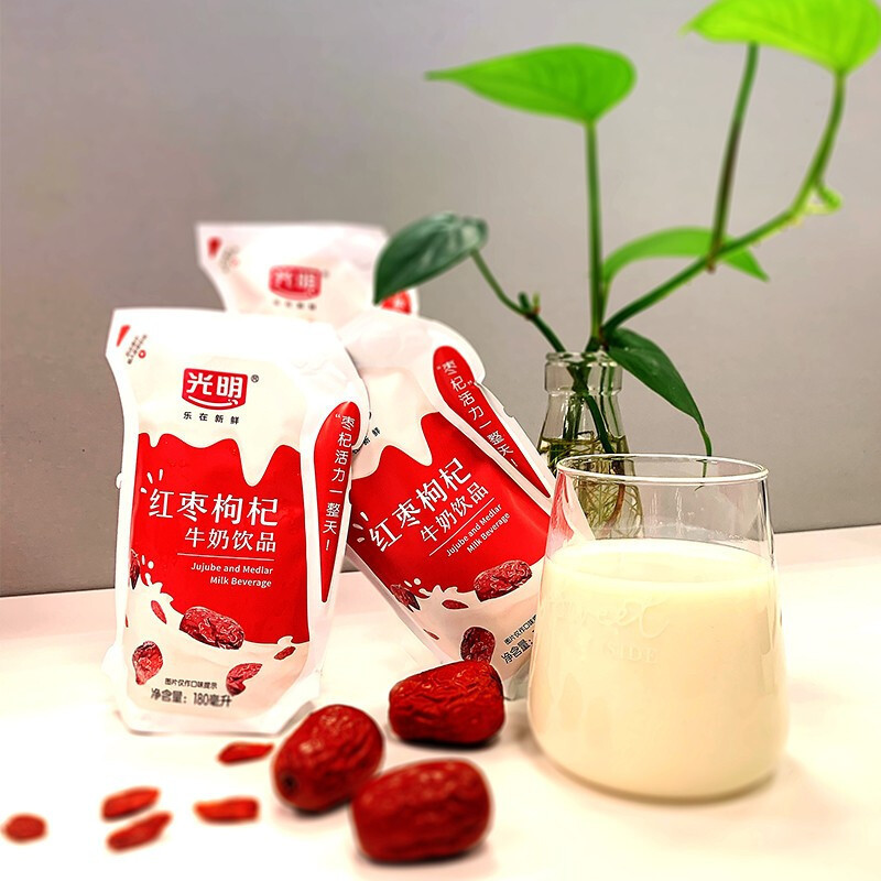 光明轻巧包红枣枸杞乳酸牛奶饮品180g*12 包 低糖