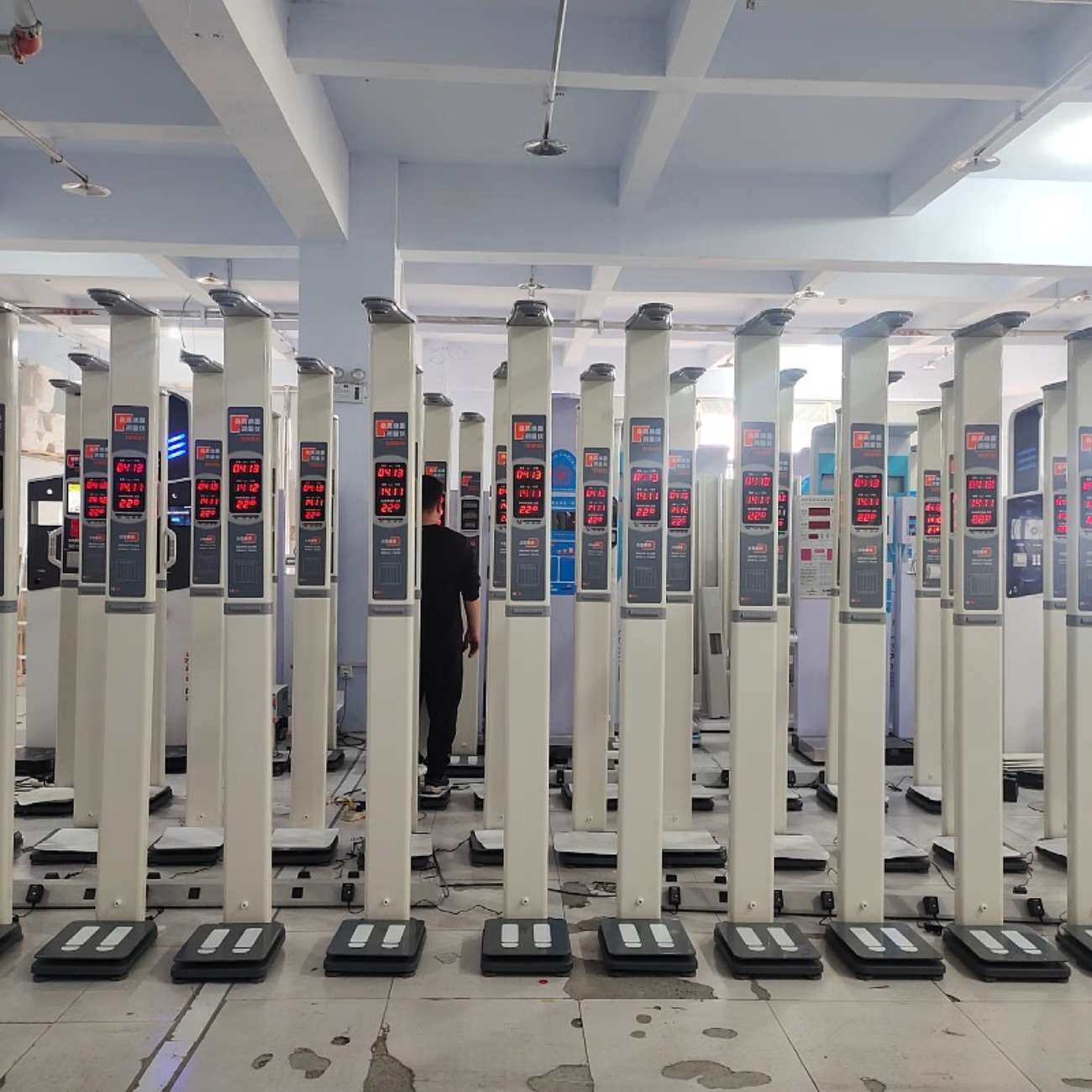 乐佳利康全自动便携身高体重测量仪 乐佳电子HW-701型医用级电子秤一体机 HW-701标准款 身高体重体检秤高清大图