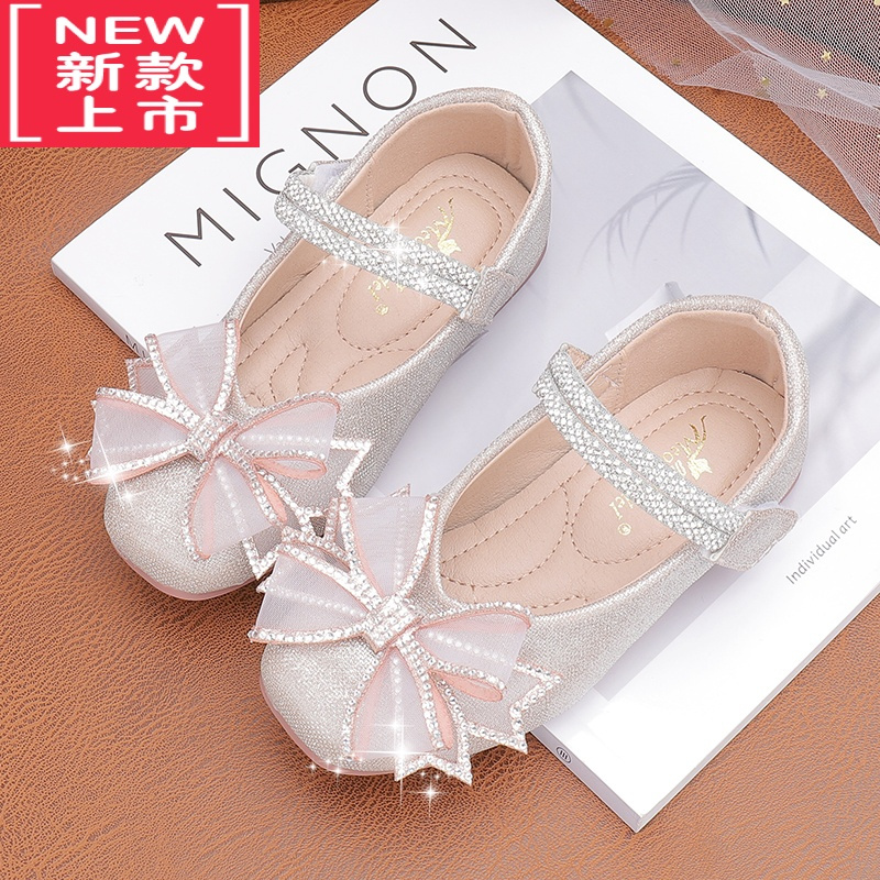 可莉允女童公主鞋2022新款洋气软底皮鞋女宝银色水晶鞋春秋儿童配礼服鞋运动休闲鞋