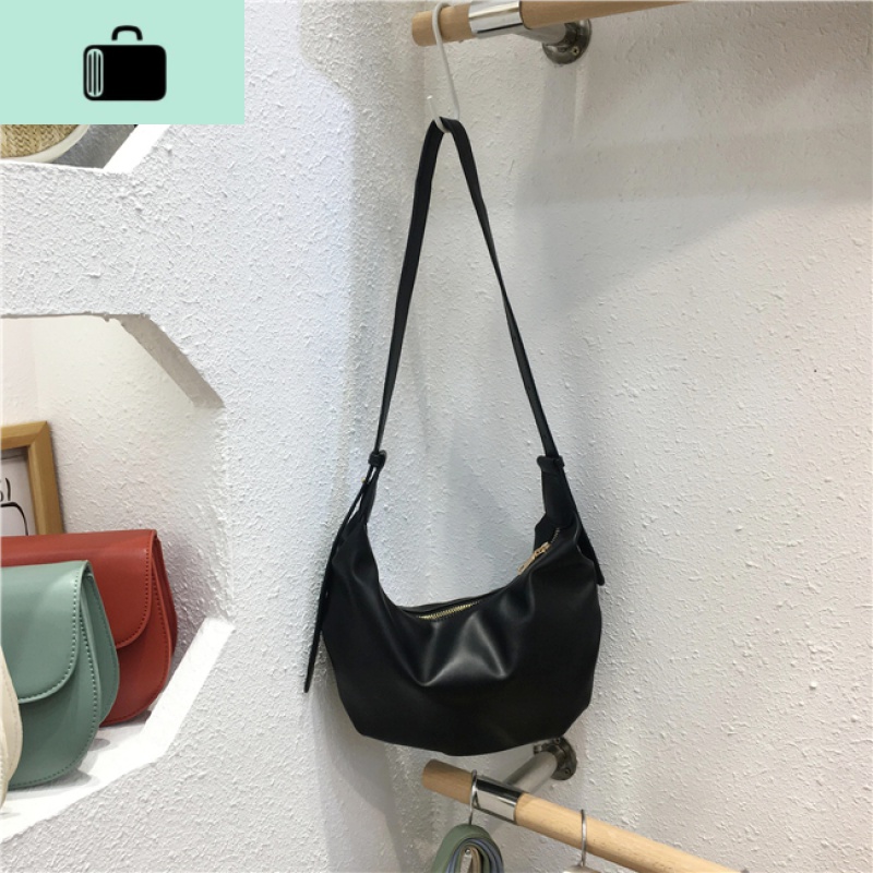 小脏柜日系复古文艺斜跨包女休闲饺子包简约质感纯色托特单肩包NEWLAKE 黑色
