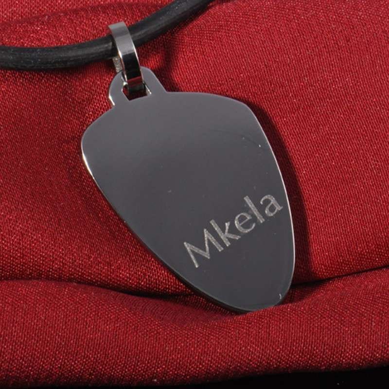 梦克拉Mkela 钨金钨钢吊坠 暗送秋波 LOVE高清大图