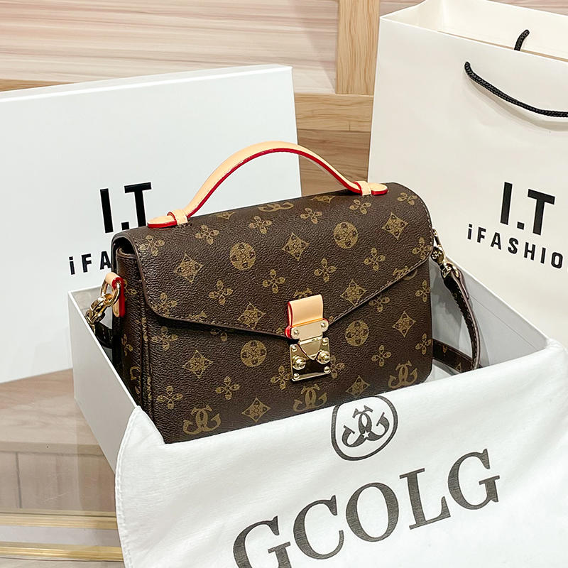 欧美时尚女士包包2026新款时尚复古老花邮差包女轻奢百搭手提斜挎包高级感小方包高清大图