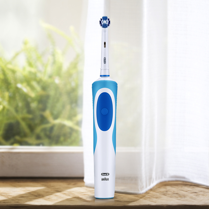 欧乐-B(Oral-B) 电动牙刷(含清洁刷头*1)D12 清亮型 成人款充电式电动牙刷 防水机身 感应式充电底座高清大图