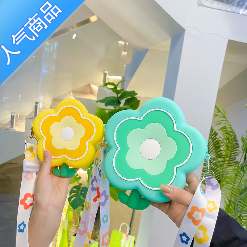 封后儿童包包女可爱小斜挎包2022夏季新款马卡龙花朵硅胶包女童单肩包