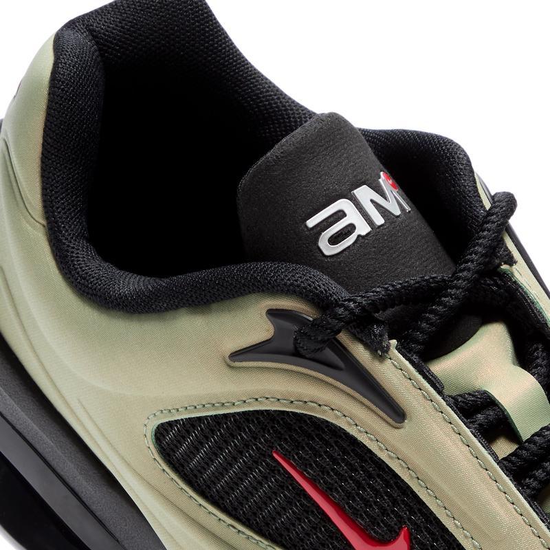 耐克(NIKE)女款AirMax板鞋 futuristic设计高挑气垫拼色休闲运动