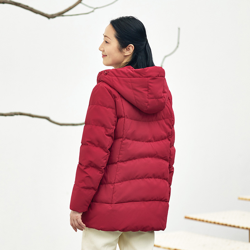 坦博尔新款羽绒服女妈妈款连帽大码宽松冬季中老年保暖外套