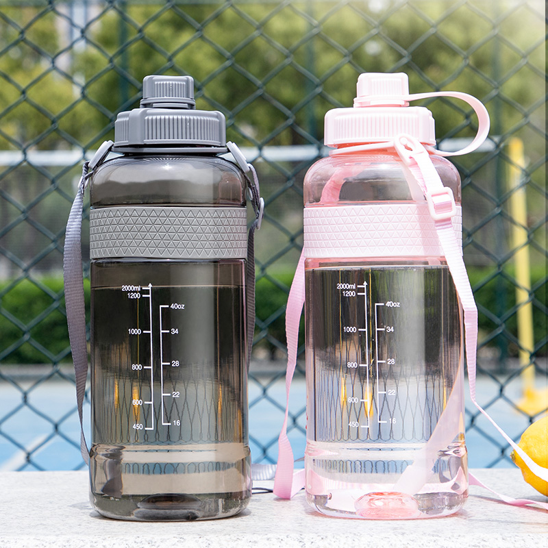 超大容量塑料水杯带吸管男女户外便携太空杯子司机特大水壶2000ml 灰色1000ml(送吸管+背带)高清大图