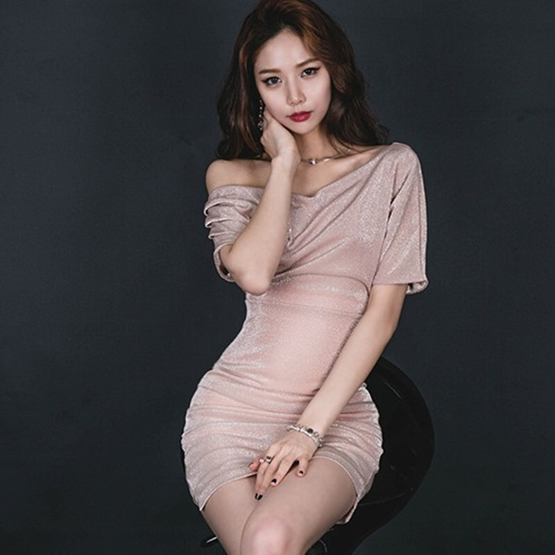 名媛时尚亮丝斜肩一字领性感夜店包臀礼服裙褶皱修身气质连衣裙女裸粉色