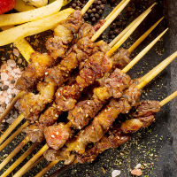 大庄园尚品牛肉烧烤串200g/袋(约10串)腌制BBQ串烧食材半成品 手工串制生鲜牛肉串 烤箱适配
