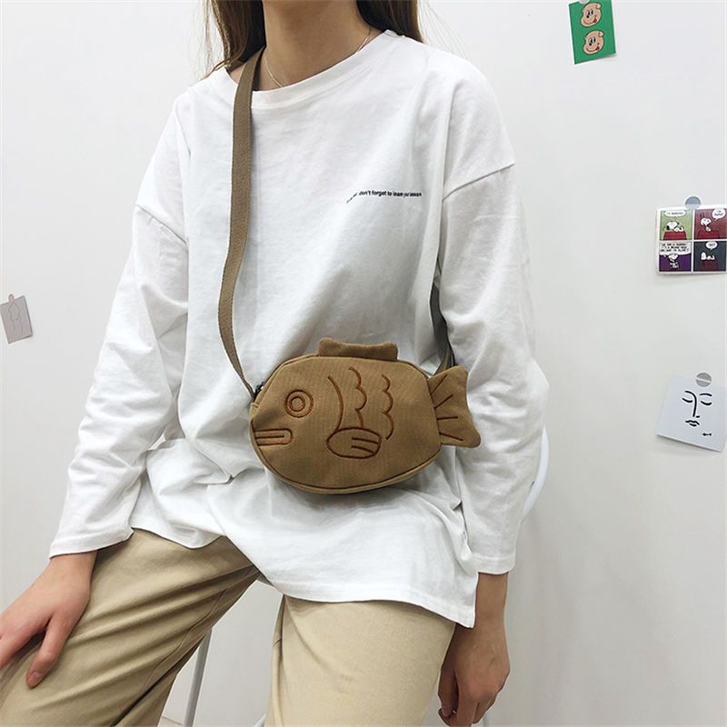 ins潮个性卡通日系鲷鱼烧斜挎包丑萌可爱小包包百搭迷你帆布包女 棕色