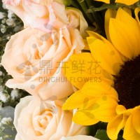 鼎卉鲜花速递 向日葵玫瑰混搭花束 毕业季 送老师闺蜜朋友生日鲜花【入目皆是你】3朵向日葵+11朵香槟玫瑰混搭花束