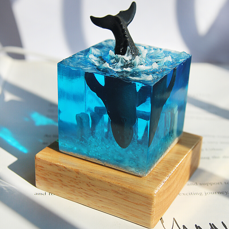 生日文创产品手工艺品树脂滴胶创意海洋鲸鱼咖啡厅家居小夜灯摆件