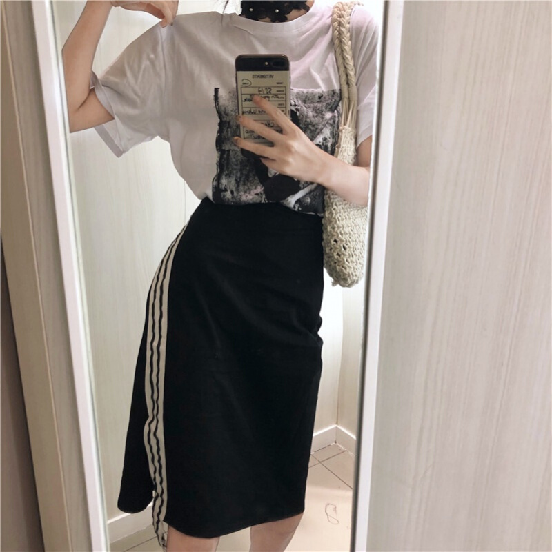 韩版时尚休闲套装夏装女装个性破洞短袖T恤上衣+开叉半身裙两件套白色T恤+黑裙均码
