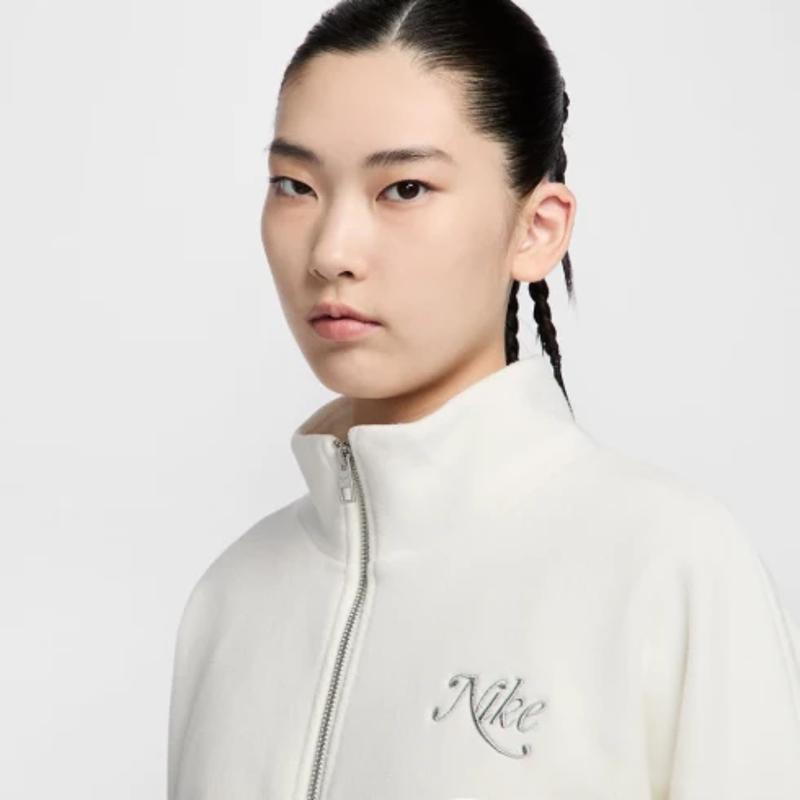 Nike运动夹克女款冬季新款黑色白色可选防风保暖轻便户外