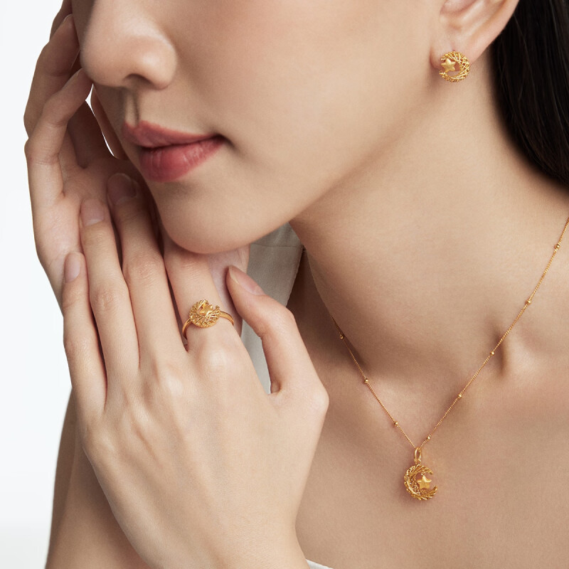 周大福星月织梦足金黄金耳饰耳钉女计价(工费380)礼物EOF1637高清大图