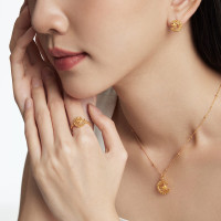 周大福星月织梦足金黄金耳饰耳钉女计价(工费380)礼物EOF1637七夕礼物