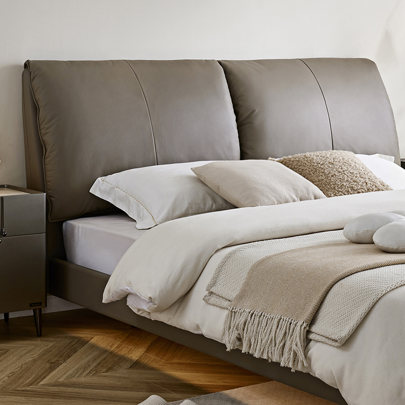 全友家居大象耳朵进口头层大象耳朵羽绒软靠现代简约卧室家具皮床