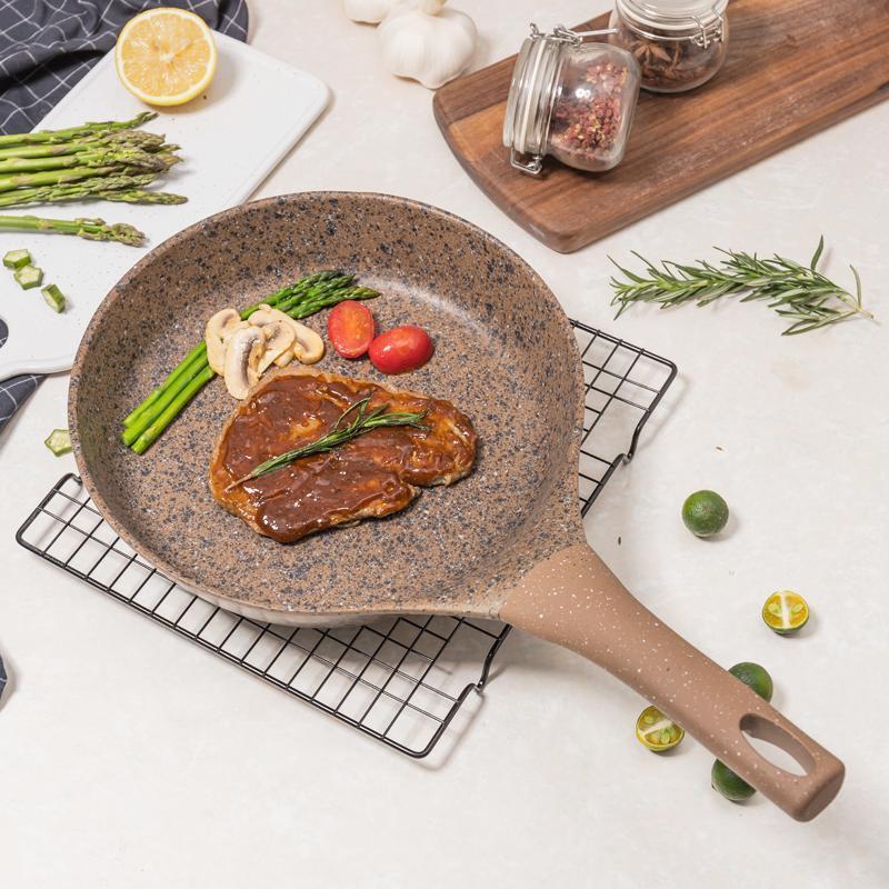 AMERCOOK阿尔菲塔麦饭石煎锅不粘锅26cm 家用煎锅平底锅煎盘煎饼煎蛋锅煎牛排锅 多功能明火电磁炉通用锅具 中国红