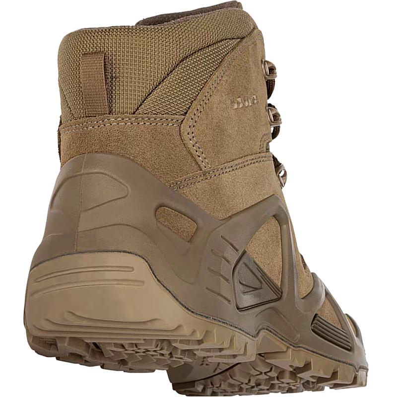 LOWA男款徒步登山鞋耐用防滑透气性能稳定户外长距离背包旅行高清大图