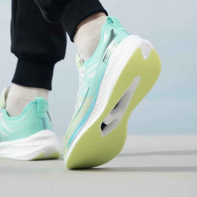 特步男款运动鞋877319110044-72/双高清大图