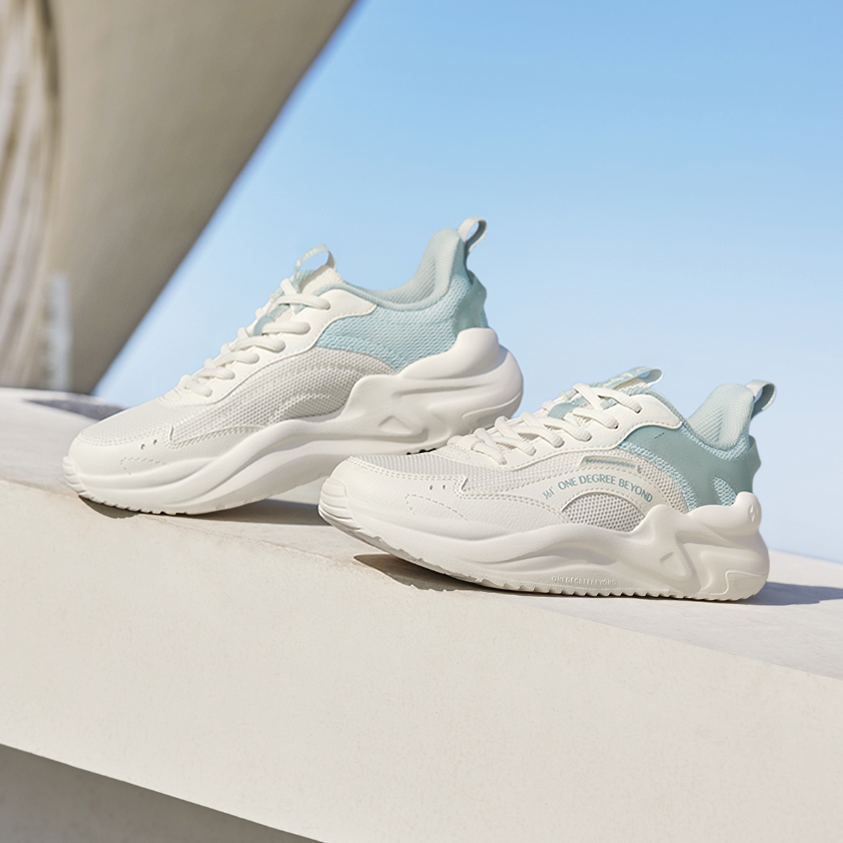 361°运动鞋女新款常规休闲鞋682416709FV高清大图