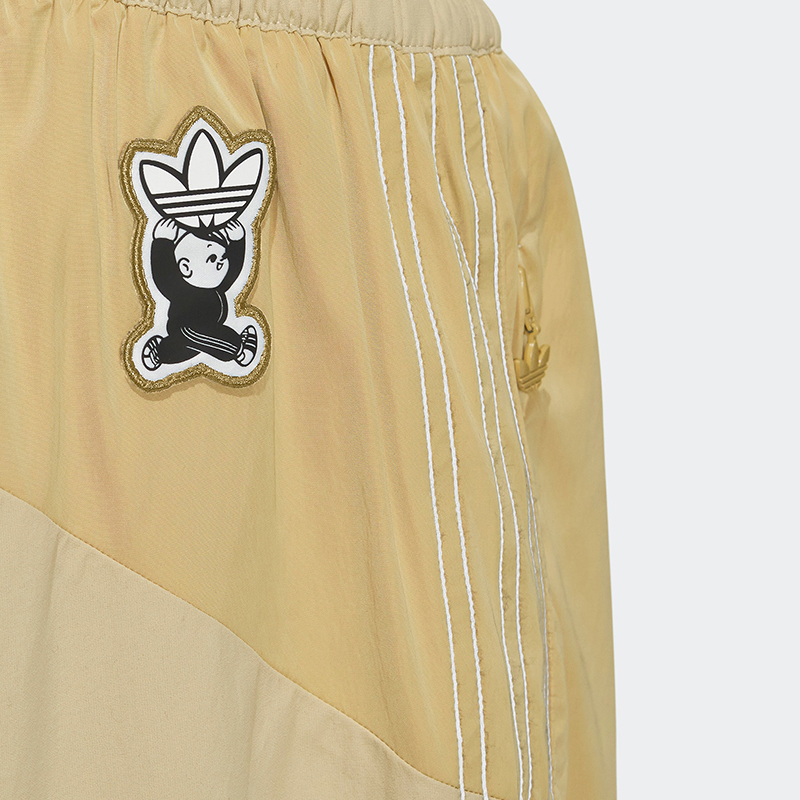 adidas originals三叶草三条纹拼色运动长裤 男款 浅卡其 IN1009