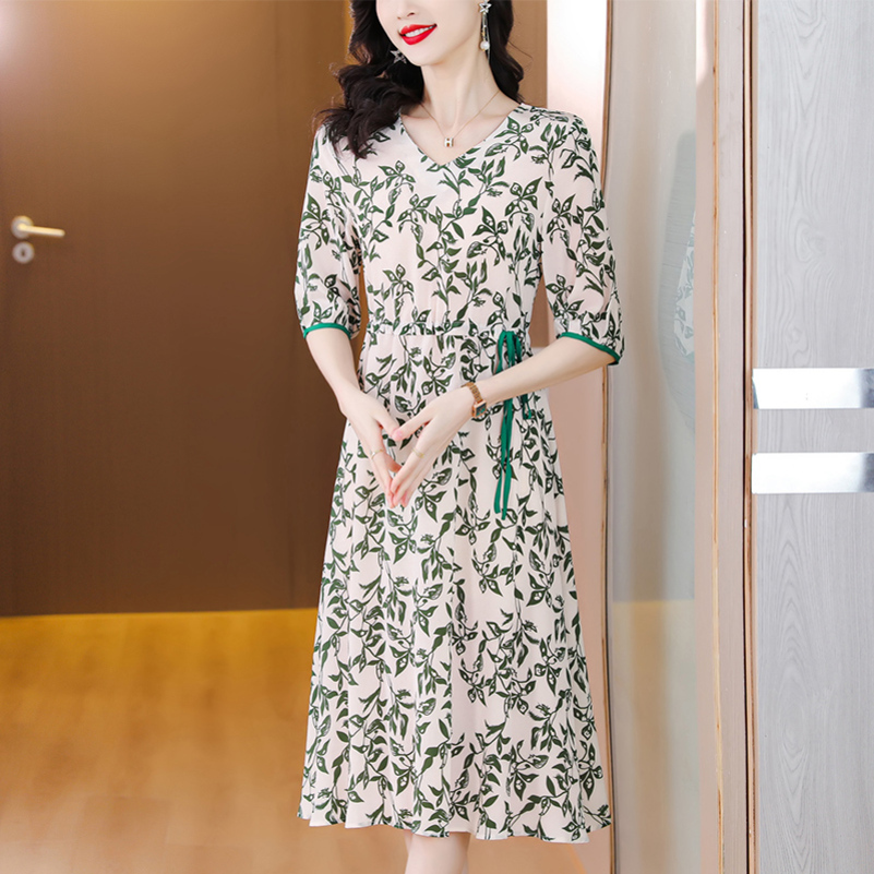 杭州真丝桑蚕丝连衣裙女2024年春夏新款中年妈妈大码显瘦碎花裙高清大图