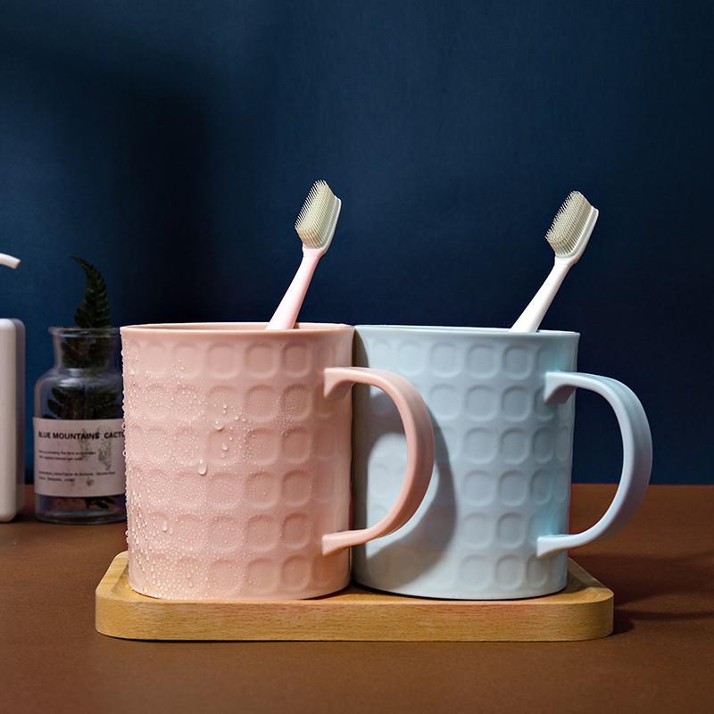 简约漱口杯情侣刷牙杯子洗漱杯家用塑料带手柄便携式旅行牙刷杯三维