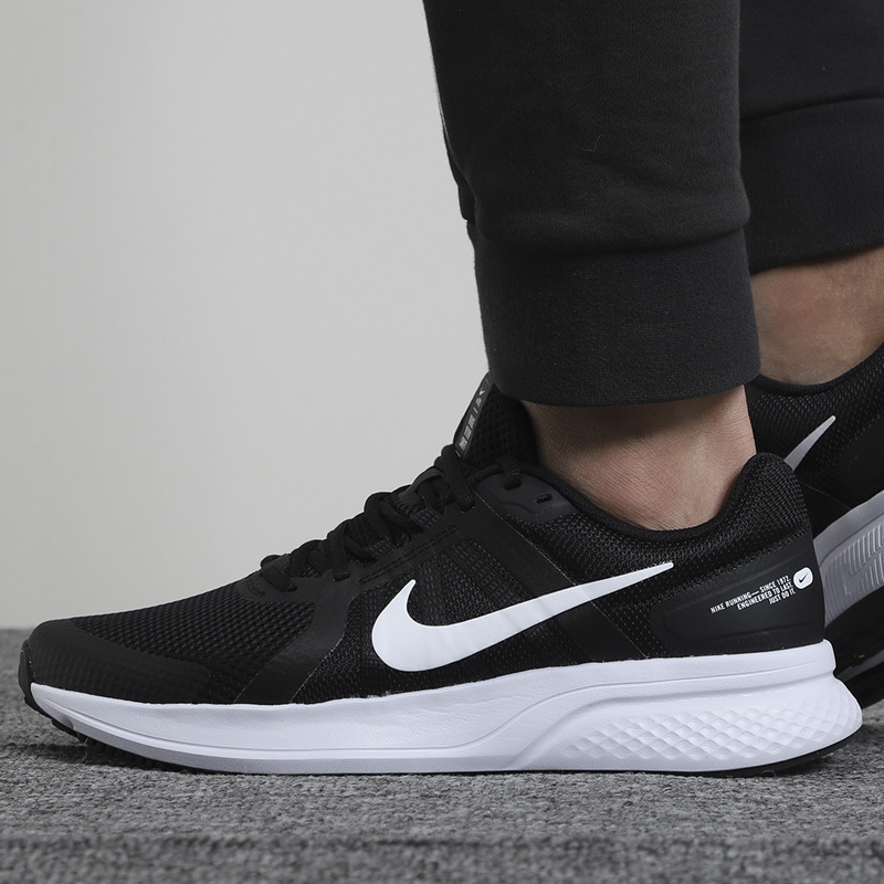 NIKE耐克鞋男2021新款经典黑白轻便运动鞋防滑跑步鞋CU3517-004