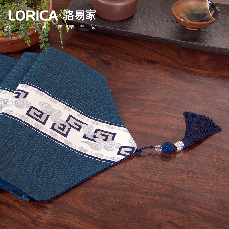 家柏饰(CORATED)新中式桌旗禅意刺绣棉麻茶旗餐桌垫长条桌布艺现代简约电视柜盖巾 云中君-蓝色 定制专拍高清大图