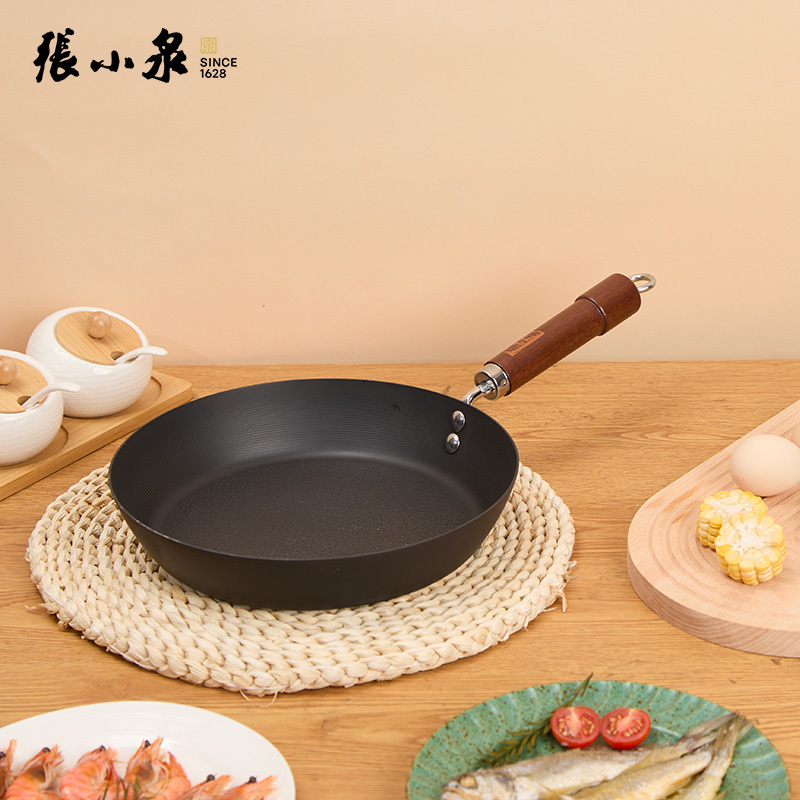 张小泉 锤纹精铁煎锅C32850100 26cm高清大图