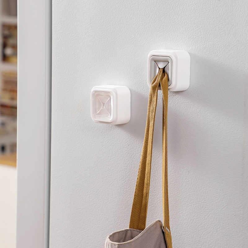 洗脸巾架壁挂式置物架浴室用品收纳免打孔挂架毛巾塞简易收纳挂钩厨房抹布塞高清大图